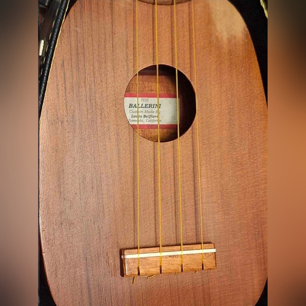 Ukelele The Ballerini Handcrafted Case Included - Picture 4 of 10